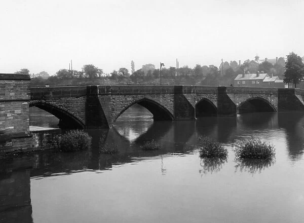 Old Dee Bridge, Chester, Cheshire, August 1927