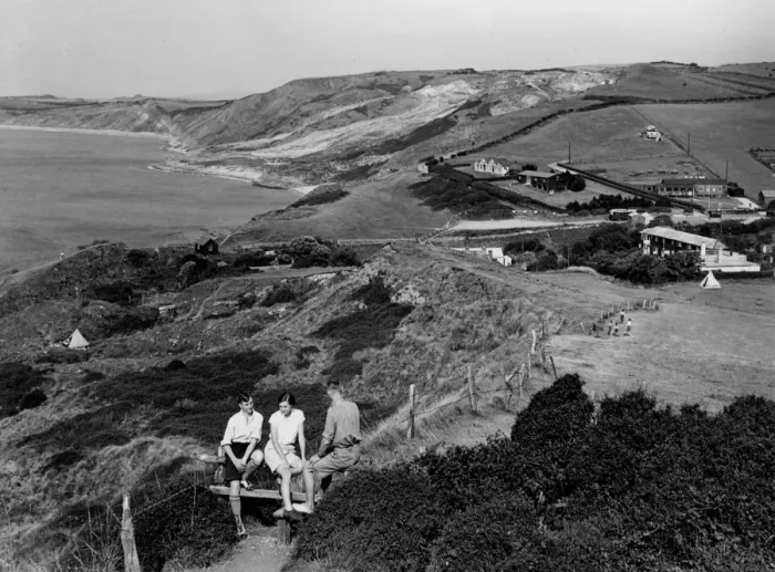 Framed Print : Osmington Mills, Dorset, c. 1930 Framed Print : Osmington Mills, Dorset, c. 1930