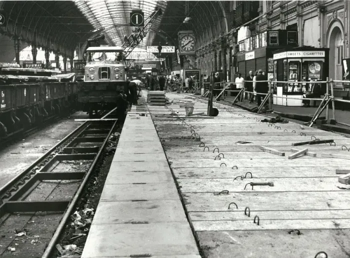 Framed Print : Paddington Station, Platform 1 Reconstruction, 1967 Framed Print : Paddington Station, Platform 1 Reconstruction, 1967