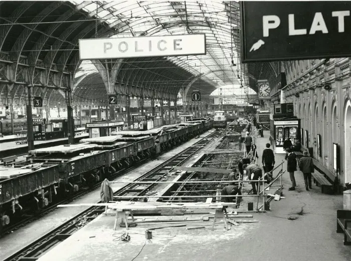 Framed Print : Paddington Station, Platform 1 Reconstruction, 1967 Framed Print : Paddington Station, Platform 1 Reconstruction, 1967