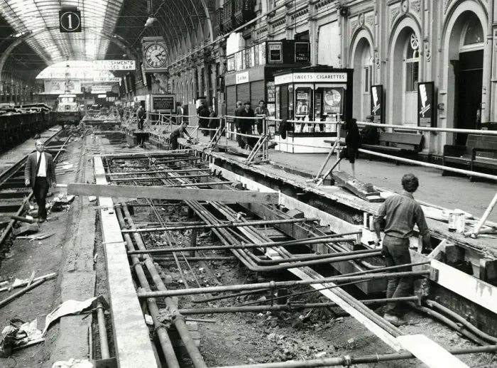 Framed Print : Paddington Station, Platform 1 Reconstruction, 1967 Framed Print : Paddington Station, Platform 1 Reconstruction, 1967