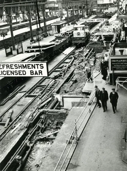 Framed Print : Paddington Station, Platform 1 Reconstruction, 1967 Framed Print : Paddington Station, Platform 1 Reconstruction, 1967
