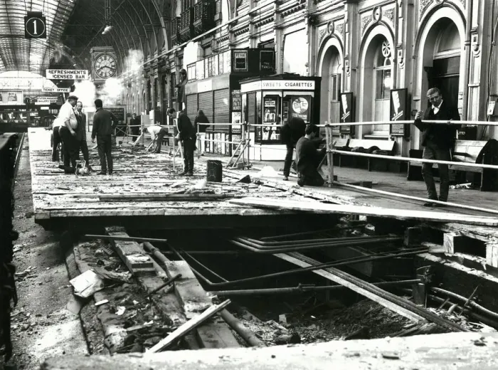 Framed Print : Paddington Station, Platform 1 Reconstruction, 1967 Framed Print : Paddington Station, Platform 1 Reconstruction, 1967