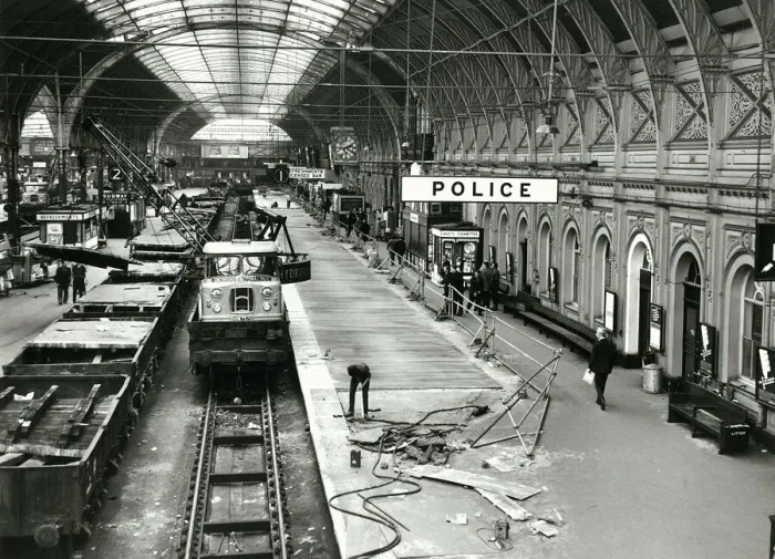 Framed Print : Paddington Station, Platform 1 Reconstruction, 1967 Framed Print : Paddington Station, Platform 1 Reconstruction, 1967