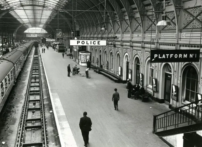 Framed Print : Paddington Station, Platform 1 Reconstruction, 1967 Framed Print : Paddington Station, Platform 1 Reconstruction, 1967