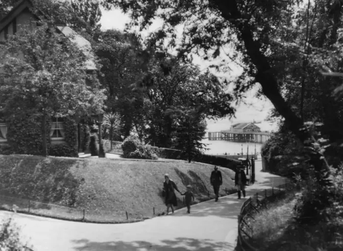 Framed Print : Penarth, Glamorgan, South Wales, c. 1920s