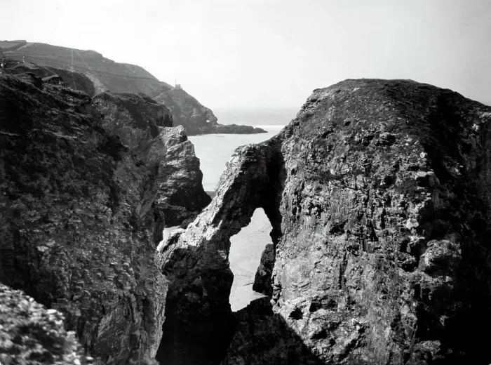 Framed Print : Perranporth Rocks, Cornwall, 1928 Framed Print : Perranporth Rocks, Cornwall, 1928