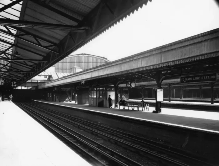 Framed Print : Platforms 13, 14 and 15, Paddington Station, c. 1940 Framed Print : Platforms 13, 14 and 15, Paddington Station, c. 1940