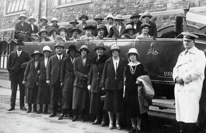 Framed Print : Polish and Sewing Shop outing, c1920s