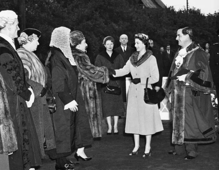 Framed Print : The Queens Visit to Abingdon, 2nd November 1956 Framed Print : The Queens Visit to Abingdon, 2nd November 1956