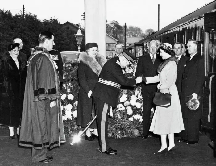 Framed Print : The Queens Visit to Abingdon, 2nd November 1956