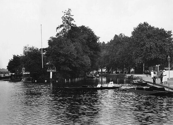 Reading, River Thames, July 1925