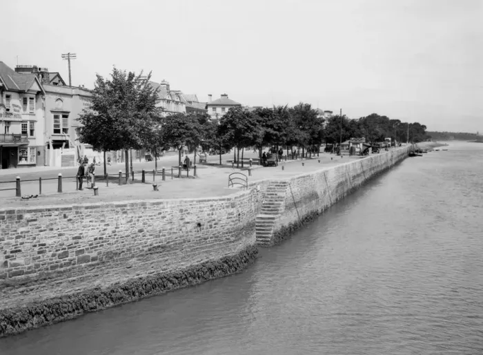 Framed Print : The Riverside at Bideford, Devon, c. 1930s
