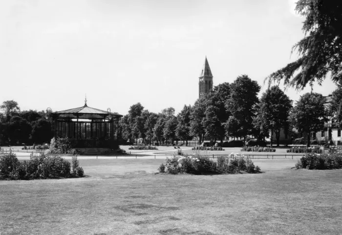 Framed Print : Royal Pump Room Gardens, Leamington Spa, c. 1920s Framed Print : Royal Pump Room Gardens, Leamington Spa, c. 1920s