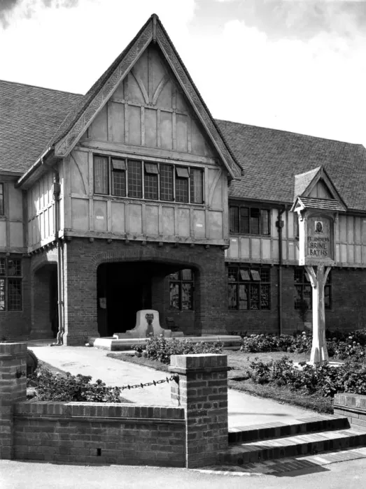 Framed Print : St Andrews Brine Baths, Droitwich, c. 1936 Framed Print : St Andrews Brine Baths, Droitwich, c. 1936