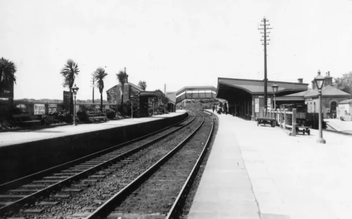 Framed Print : St Erth Station, Cornwall, c. 1940 Framed Print : St Erth Station, Cornwall, c. 1940