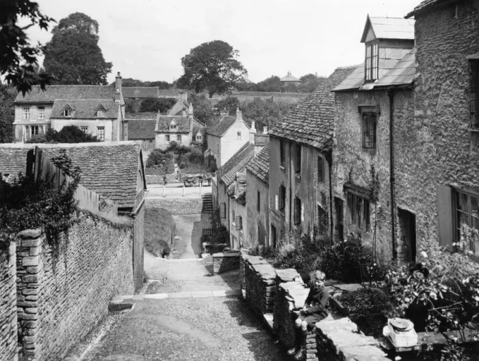 Framed Print : Tetbury, c. 1920s Framed Print : Tetbury, c. 1920s