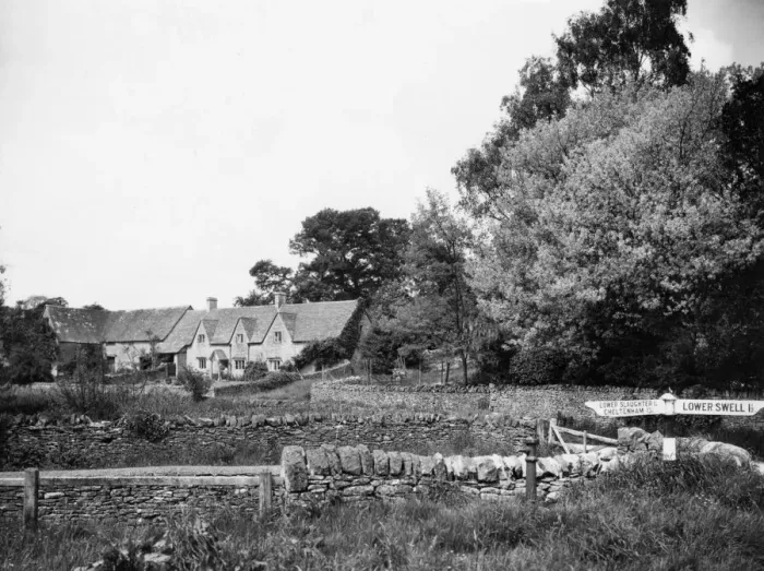Framed Print : Upper Slaughter, June 1937 Framed Print : Upper Slaughter, June 1937