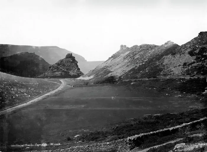 Framed Print : Valley of Rocks near Lynton in Devon, 1924 Framed Print : Valley of Rocks near Lynton in Devon, 1924