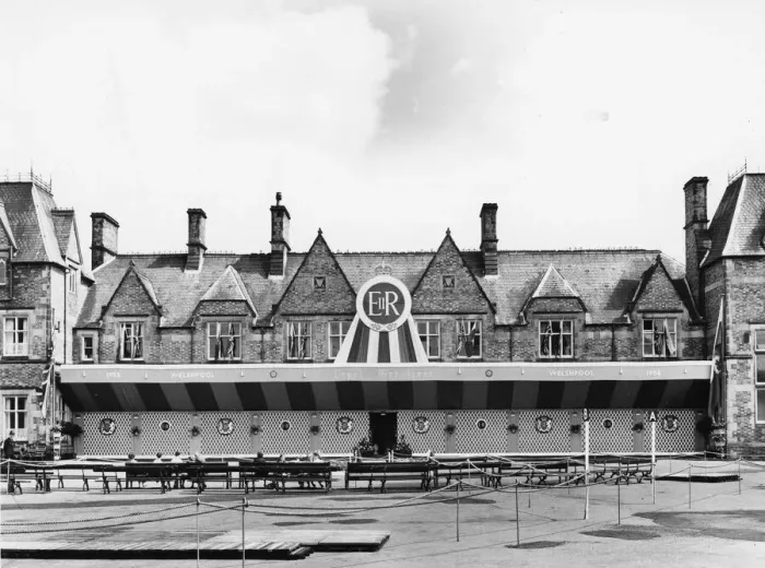 Framed Print : Welshpool Station Decorations for Duke of Edinburghs Visit, 24th July 1958