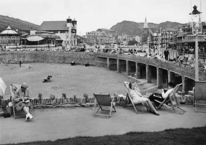 Framed Print : Wildersmouth Cove, Ilfracombe, Devon, September 1934 Framed Print : Wildersmouth Cove, Ilfracombe, Devon, September 1934