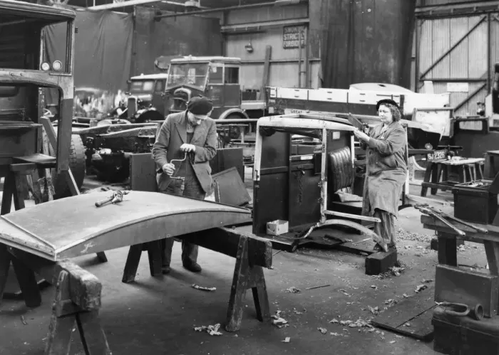 Framed Print : Women workers at the Road Motor Department, Slough, March 1944 Framed Print : Women workers at the Road Motor Department, Slough, March 1944
