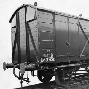 10 ton ventilated Fruit Van, No. 2885