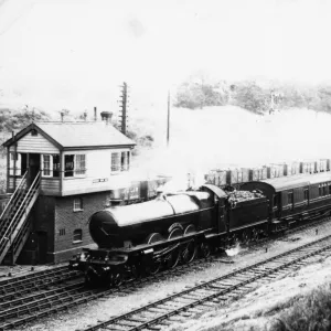 No 111 The Great Bear, passing Twyford c1920