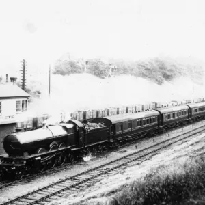 No 111 The Great Bear, passing Twyford c1920