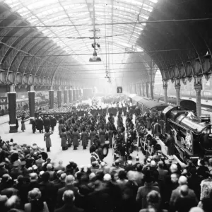 No 4082, Windsor Castle, hauling the funeral train of King George VI, February 1952 No 4082, Windsor Castle, hauling the funeral train of King George VI, February 1952