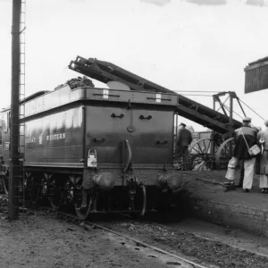 No 7029 Clun Castle being loaded with coal