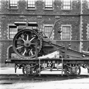 8in. howitzer gun carriage on an Open B wagon at Swindon Works, c. 1914