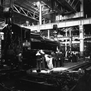 Australian Navy visiting A Erecting Shop at Swindon Works, 1945