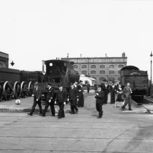 Australian officers and sailors on a visit to Swindon Works, 1945 Australian officers and sailors on a visit to Swindon Works, 1945