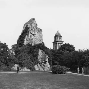 Bridgnorth Castle Grounds, Shropshire, August 1923 Bridgnorth Castle Grounds, Shropshire, August 1923