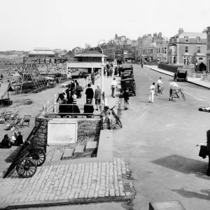 Burnham-on-Sea beach and esplanade, August 1933