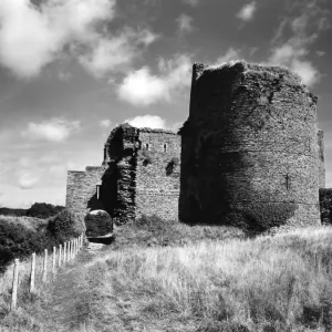 Cilgerran Castle, Pembrokeshire, August 1938