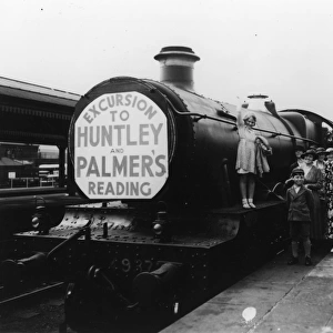 Excursion train to Huntley and Palmers in Reading, August 1934
