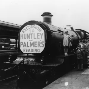 Excursion train to Huntley and Palmers in Reading, August 1934