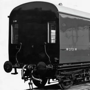 External view of non corridor brake third no. 2721, 1952