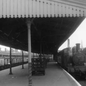 Gloucestershire Stations Canvas Print Collection: Gloucester Central