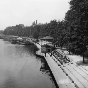 The Groves, Chester, Cheshire, August 1927 The Groves, Chester, Cheshire, August 1927