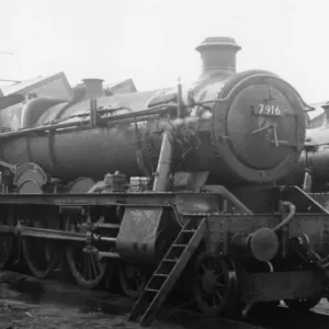 Hall Class locomotive No. 7916, Mobberley Hall Hall Class locomotive No. 7916, Mobberley Hall