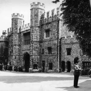 Henry VIII Gateway, Windsor Castle, 1930