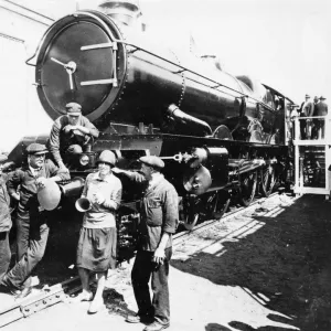 King George V with its team in America, 1927