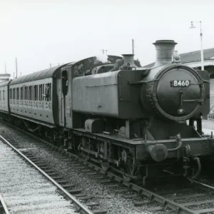 Pannier Tank 8460, at Honeybourne Junction