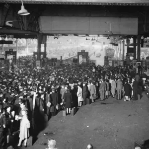 Passengers at Paddington Station in 1943