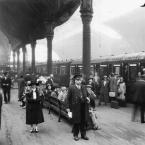 Platform 3 at Paddington Station, 1926