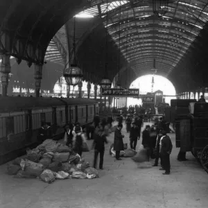 Platform 8 at Paddington Station, 1905