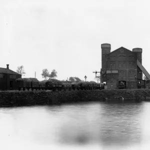 Didcot Station and surrounds Photographic Print Collection: Didcot Provender Store